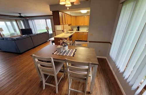 Huron House | Lakefront 2 bedroom guest house