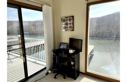 Osage Beach Apartment | Lakefront 2 bedroom 2 bathroom - Sleeps 6