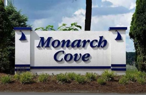 Lake Ozark Condo | Lakefront 3 bed 2 bath condo with 3 pools and elevator
