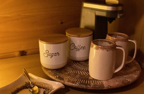 My Mountain Cabin | LAKEFRONT 3BR, PET FRIENDLY, HOT TUB, FIREPIT, OUTDOOR BAR, DOCKS, FISHING. FUN!