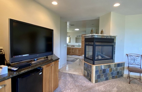 Al Tahoe House | LAKEFRONT 6 BEDROOM HOMEn IF YOU WANT THE BEST THIS IS IT