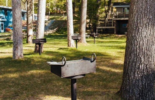 Mayfield Condo | Lakefront Balcony | Bonfires | Stars | 10mi to TC