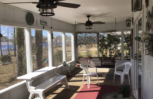 Donalsonville House | Lakefront beauty with boat lift.