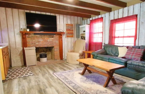 Cadiz Cabin | Lakefront Cabin - 3BR 2BA - All Season Lake Views!