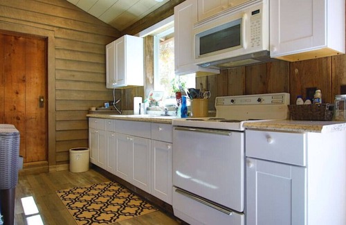 Cadiz Cabin | Lakefront Cabin - 3BR 2BA - All Season Lake Views!