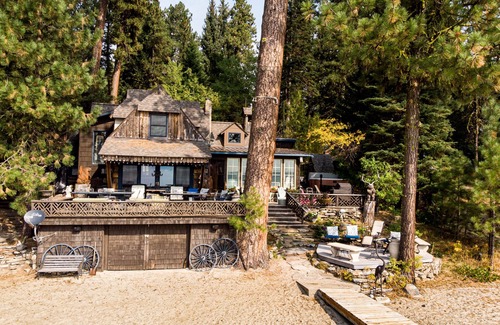 McCall House | LAKEFRONT CABIN, PRIVATE BEACH, DOCK AND HOT TUB