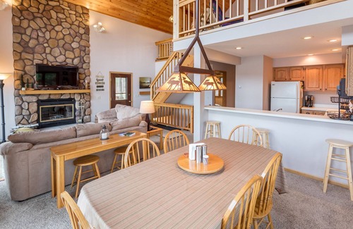 Pequot Lakes Cabin | Lakefront Cabin Retreat, Lg Beach, 200' Shoreline, Sleeps 10, Pontoon Available
