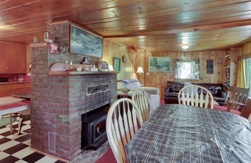 McCall Cabin | Lakefront cabin w/a private dock, deck space, grill, and more - dogs welcome