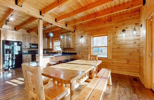 Tazewell Cabin | Lakefront cabin w/fire pit, dock, grill, fireplace, Wi-Fi