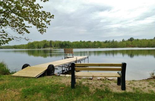 Longville House | Lakefront Cabin with Private Dock Boat, Fish and Swim