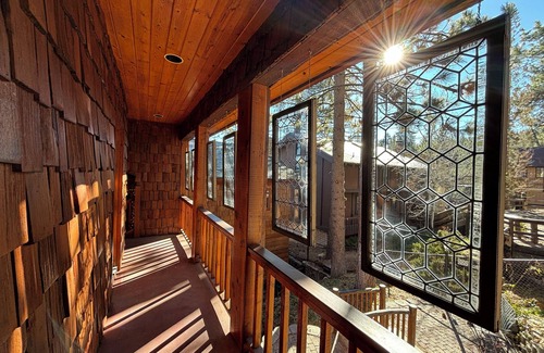 Boulder Bay Ski Chalet | Lakefront Chalet in Boulder Bay- Amazing Views, Private Dock, Arcade, Hot Tub