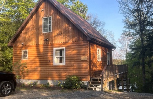 Town of Clifton Cottage | Lakefront Charming 3-bedroom cottage on beautiful Cranberry Lake