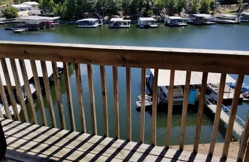 Osage Beach Condo | Lakefront Condo 2 Bed 1 Bath