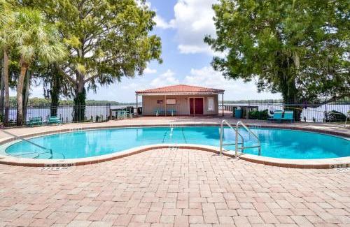 Casselberry Apartment | Lakefront Condo with Pool and Views 7 Mi to Orlando!
