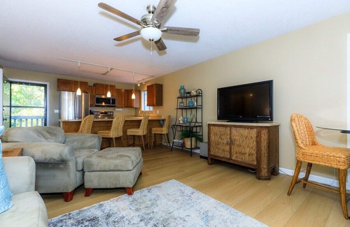 Village of Four Seasons Villa | Lakefront Condo with Indoor Pool