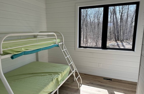 Unorganized Centre Parry Sound Cottage | Lakefront Cottage Beautiful Sunset Views. 3000sqft, Sleeps 16, 2.5 Private Acres