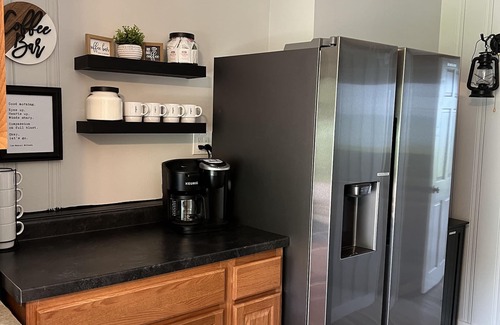 Geneva House | Lakefront Cottage BOOK 3 nights in 2025 get 4th free. Must msg for discount.