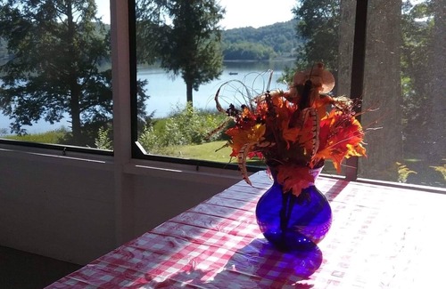 Newport Cottage | Lakefront Cottage on the south shore of Lake Memphremagog