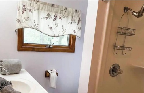 Amherst House | Lakefront Cottage