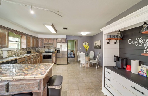 Longtown Cabin | Lakefront Eufaula Cabin w/Fire Pit & Private Dock