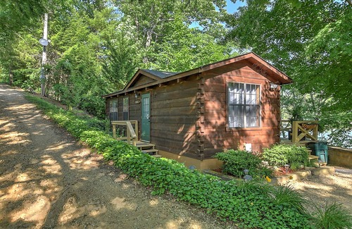 Butler Cabin | LAKEFRONT HEAVEN. PRIVATE AND SECLUDED. LAKEFRONT