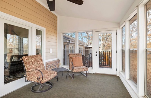 Branson West House | Lakefront Home-4BR 2B-Branson West. CLEAN-Excellent Value-Great Parking/Space.