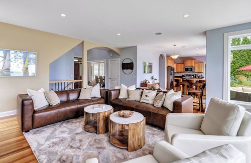 Newton House | Lakefront Home Offering Sweeping Views of Lake Michigan with Beach Access