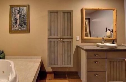 Gladwin House | Lakefront home w/connecting bunkhouse - sleeps 20+