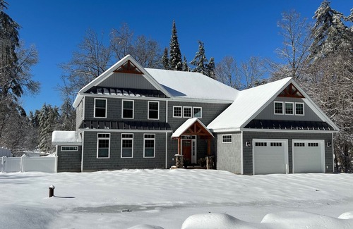 Weare House | Lakefront House near Pats Peak & Mount Sunapee