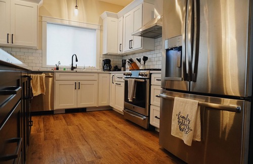 Coolin House | Lakefront house, right on a beautiful white sandy beach at Priest Lake