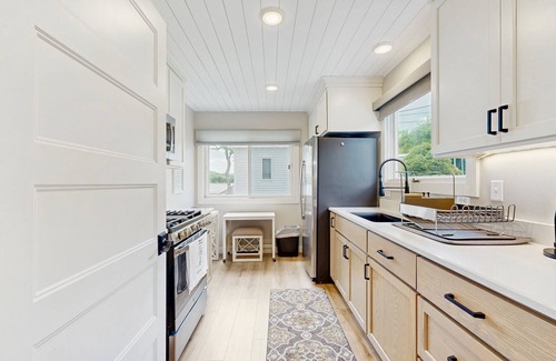 Okee House | Lakefront house with private dock + near restaurants with live music