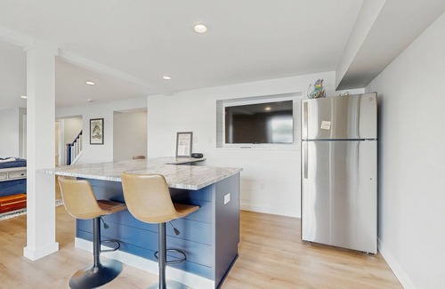 Okee House | Lakefront house with private dock + near restaurants with live music