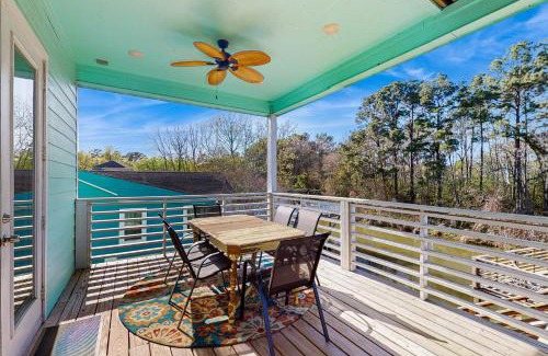Montgomery House | Lakefront Living