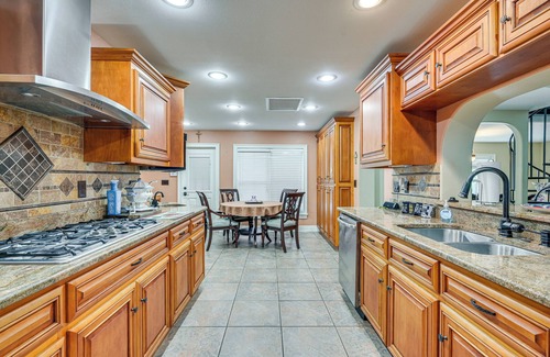 Lutz House | Lakefront Lutz Home w/Hot Tub: 15 Mi to Tampa