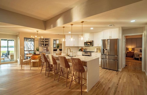 Rowlett House | Lakefront Luxe 5BR 2Bath Home with Pool & Hot Tub