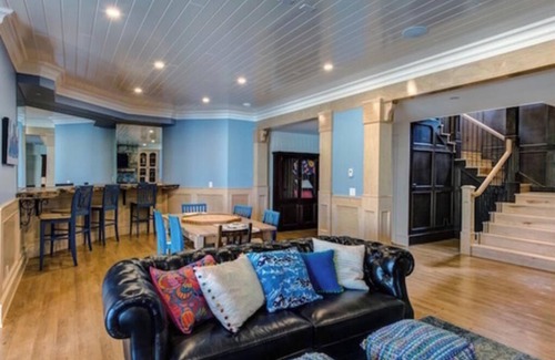 Kamloops House | Lakefront luxury house in beautiful BC interior - sleeps 21!