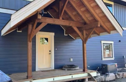 Sheridan Lake House | Lakefront Luxury