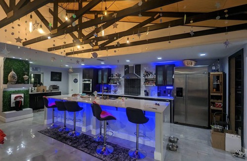 Orlando House | Lakefront Luxury pool 3100sq ft on lake.