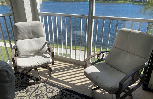 Tropical Cove Condo | Lakefront Luxury