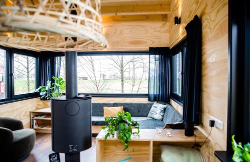 Grou Cabin | Lakefront Nature House with own shared dock in Friesland: Ljurk