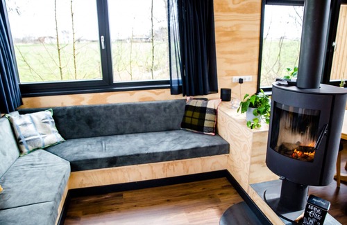 Grou Cabin | Lakefront Nature House with own shared dock in Friesland: Ljurk