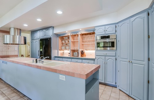 McQueeney House | Lakefront on Lake McQueeney + Sleeps 22 - Viviane!