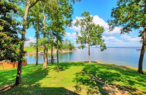 South Toledo Bend Cabin | Lakefront, pet friendly, cabin with spectacular views on South Toledo Bend.