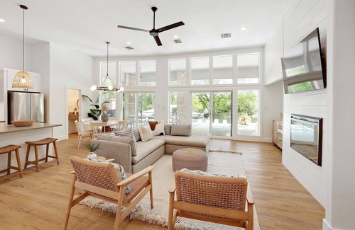 Buchanan Dam House | Lakefront Pool, Fire Pit, 2 Story Dock on Lake LBJ