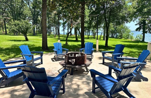 Quinlan House | Lakefront | Private Dock | Games | Guest House