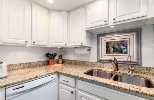 Desert Shores Condo | LAKEFRONT! RAVE REVIEWS! waterfalls,creek,walking trails, wildlife