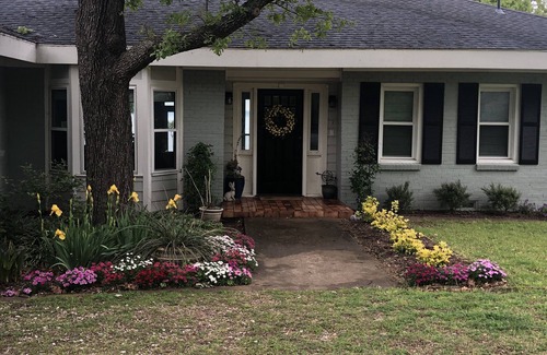 Pottsboro House | Lakefront Retreat with Full Lake View and Walk-up Access