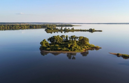 Madill RV Rental | Lakefront RV spot- Peaceful & breathtaking views, ideal for relax and recharge!