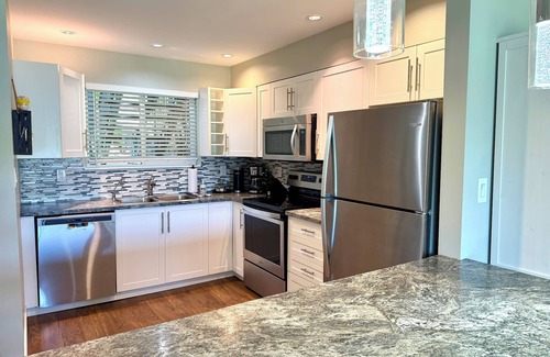 Shawnigan Lake Condo | Lakefront Suite at Shawnigan Lake Beach Resort