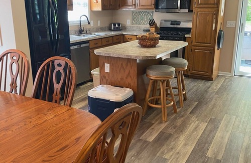 Albemarle House | Lakefront Tillery Getaway- Forever views of Morrow Mountain